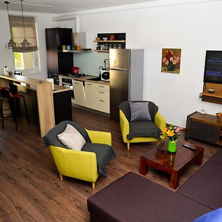 Mirvana Apartments Metheor Executive Suite تيميشورا المظهر الخارجي الصورة